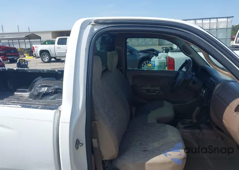 2002 Toyota Tacoma z USA, uszkodzony, nr VIN 5TENL42N12Z893604